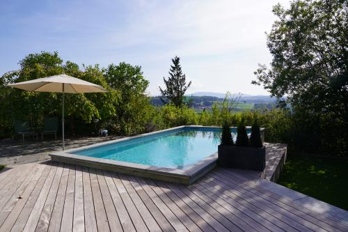 Piscine avec plancher